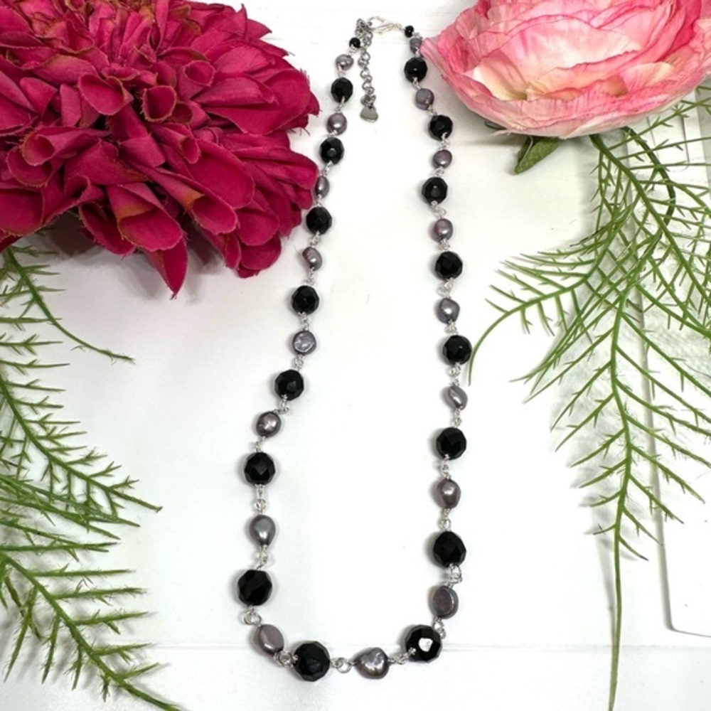 NEW⚜️Gray Freshwater Pearl & Crystal Hand Linked Necklace